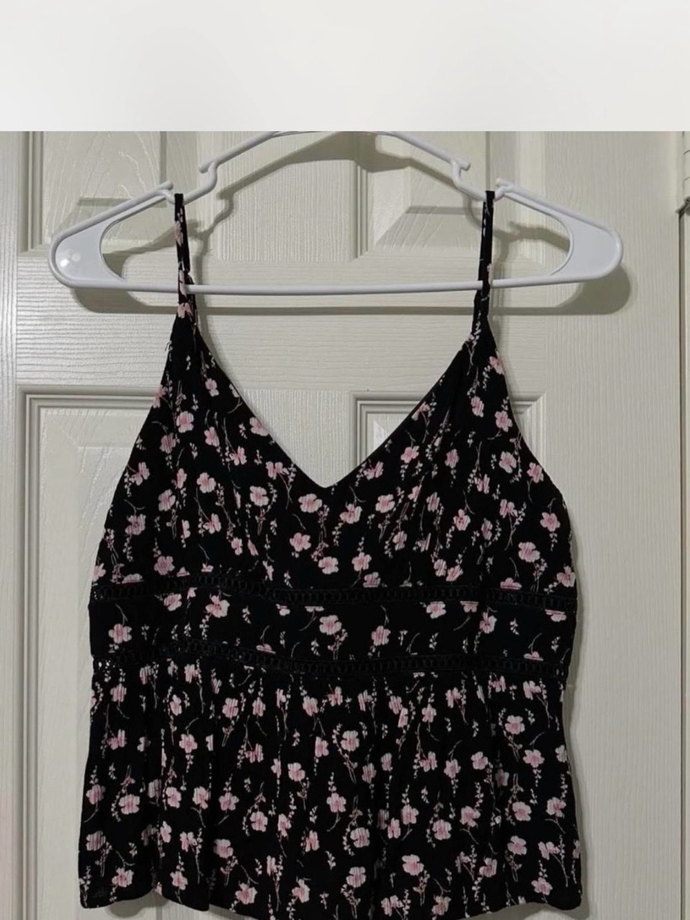 MI AMI Black Floral V-Neck Spaghetti Strap Camisole